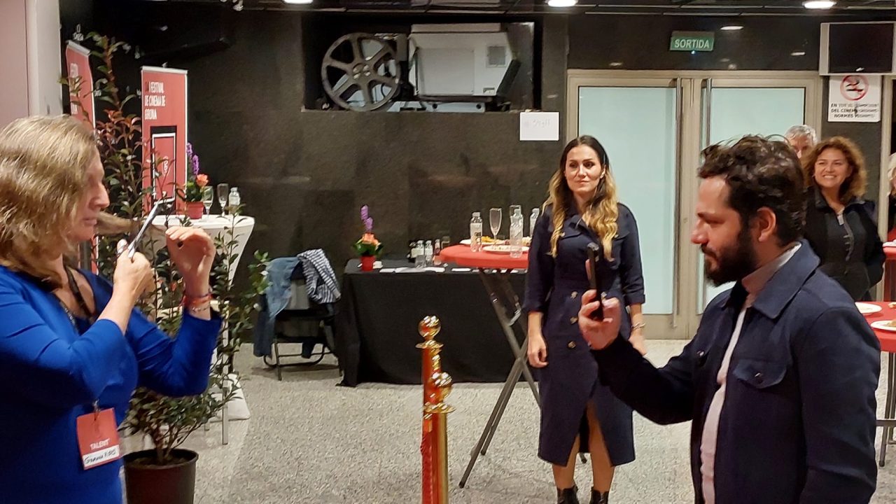 Ens sumem als gestos reivindicatius a favor de Mahsa Amini a Iran